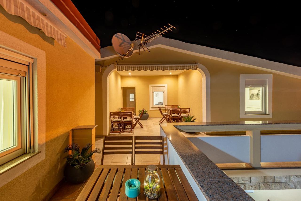 Villa Karmen - Poolhouse Вир Экстерьер фото