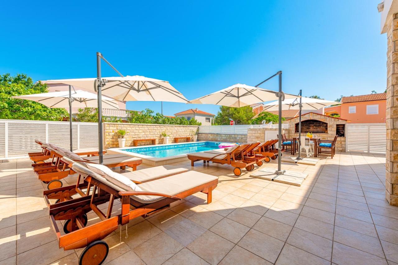Villa Karmen - Poolhouse Вир Экстерьер фото