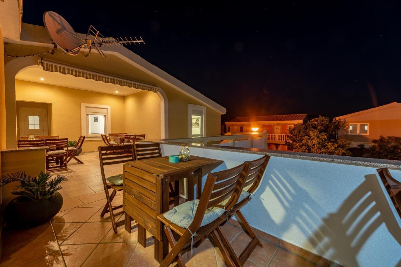 Villa Karmen - Poolhouse Вир Экстерьер фото