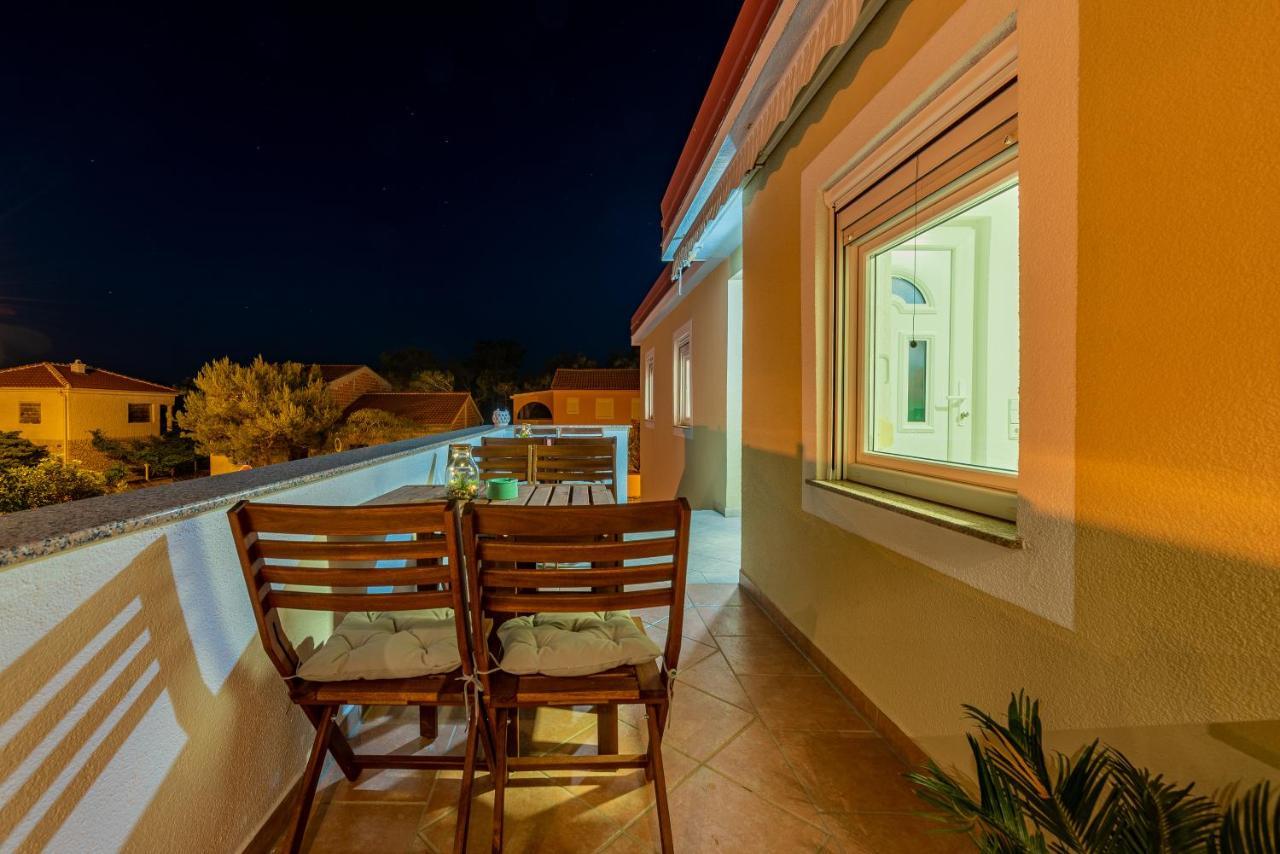 Villa Karmen - Poolhouse Вир Экстерьер фото