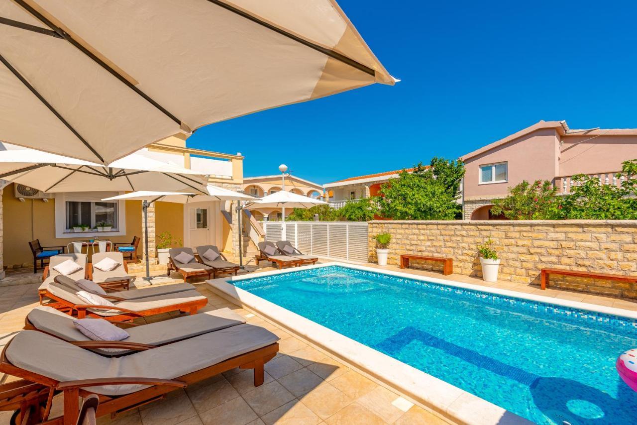 Villa Karmen - Poolhouse Вир Экстерьер фото