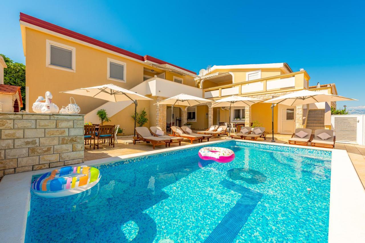 Villa Karmen - Poolhouse Вир Экстерьер фото