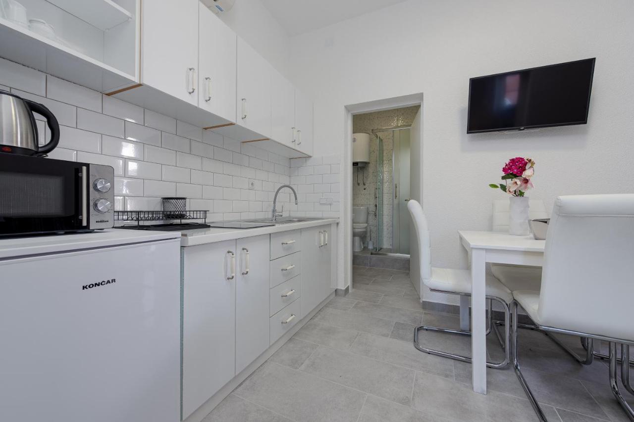 Villa Karmen - Poolhouse Вир Экстерьер фото
